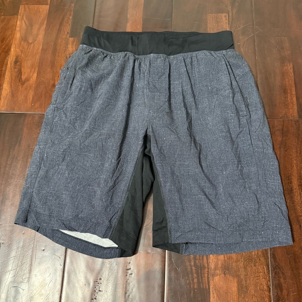 Lululemon T.H.E. Short 9” Lined Men’s Medium Black And White